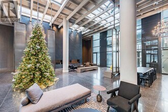 8 Interchange Wy in Vaughan, ON - Building Photo - Building Photo