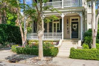6 Wentworth St in Charleston, SC - Foto de edificio - Building Photo