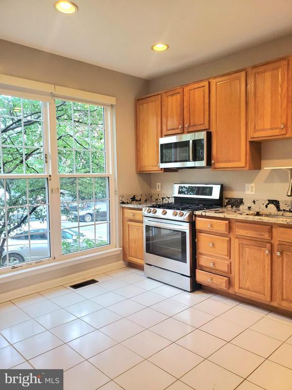 property at 6030 Lincolnia Rd