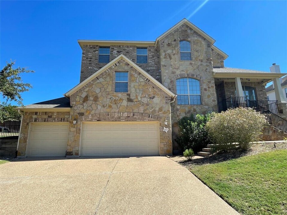 7625 Crackling Creek Dr in Austin, TX - Foto de edificio