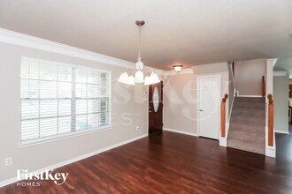 7811 Brookfield St in Baytown, TX - Foto de edificio - Building Photo