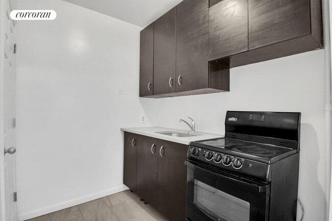 1700 Lexington Ave in New York, NY - Building Photo - Building Photo