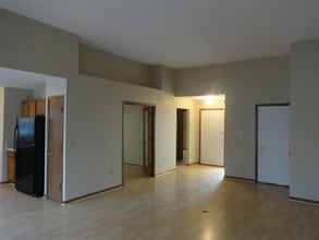 5104 Hilliard Green Dr in Hilliard, OH - Foto de edificio - Building Photo