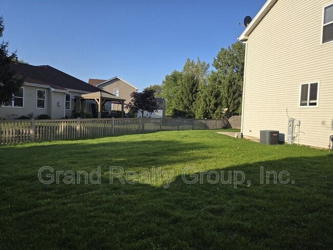 28909 Bayberry Ct in Lakemoor, IL - Building Photo - Building Photo