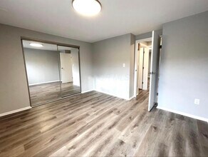 1046 Merrimar Cir N, Unit I in Columbus, OH - Building Photo - Building Photo