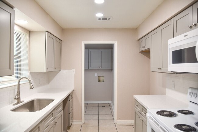 305 Amherst Ct in College Station, TX - Building Photo - Building Photo