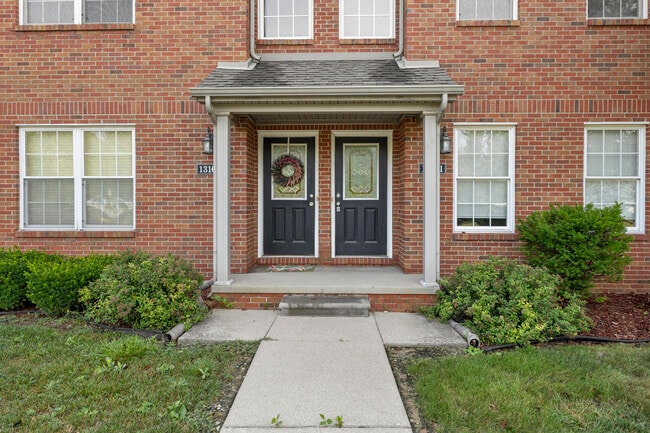 Turnberry Court in Southgate, MI - Building Photo - Building Photo