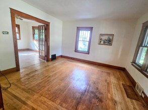 1907 N Oakley St in Saginaw, MI - Building Photo - Building Photo