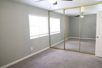 5989 Rancho Mission Rd, Unit #106 in San Diego, CA - Building Photo - Building Photo
