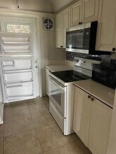 5480 NW 11th St in Plantation, FL - Building Photo - Building Photo