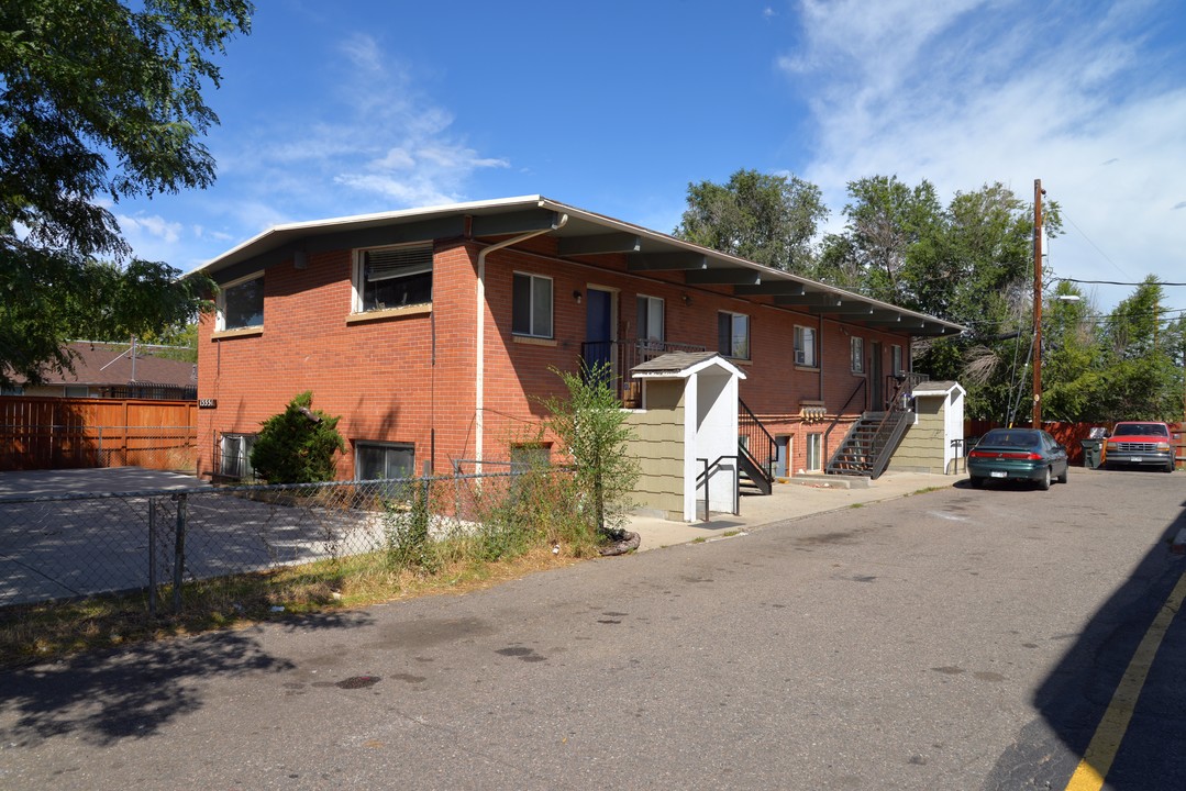 15551 E 13th Ave in Aurora, CO - Building Photo