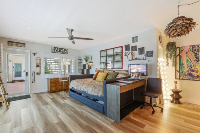 8040 Tatum Waterway Dr in Miami Beach, FL - Building Photo - Building Photo