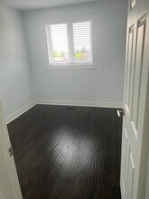 420 McRoberts Ave in Toronto, ON - Building Photo - Building Photo