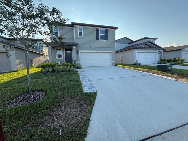 3919 Radiant Mountain Dr in Plant City, FL - Building Photo - Building Photo