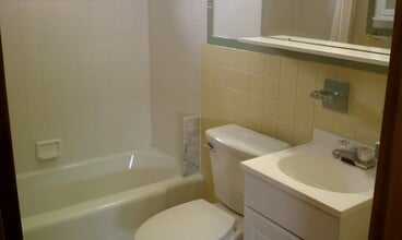 618 Wirsing Ave, Unit 614 in Greensburg, PA - Building Photo - Building Photo