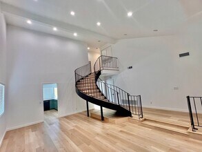 20243 Lorne St in Los Angeles, CA - Building Photo - Building Photo