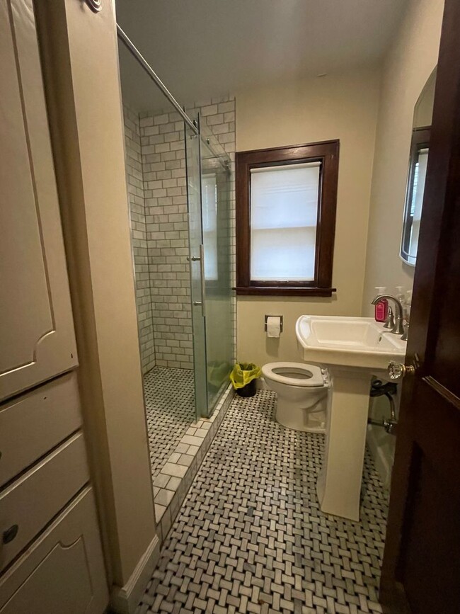 property at 417 West Ave