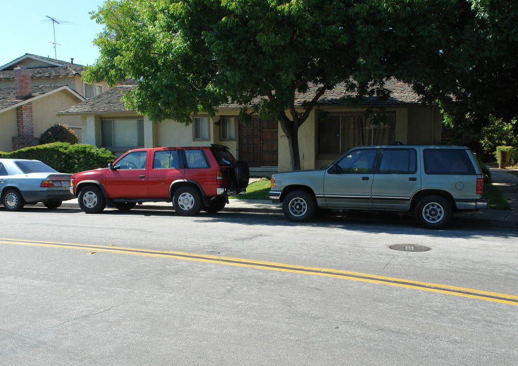 956 Azure St in Sunnyvale, CA - Building Photo