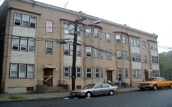 10-14 Kent St in Newark, NJ - Building Photo