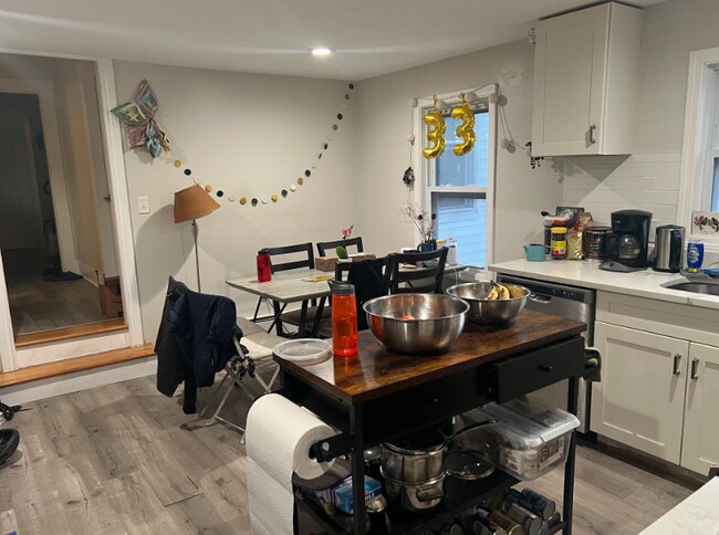 73 Thorndike St, Unit 2 in Cambridge, MA - Building Photo - Building Photo
