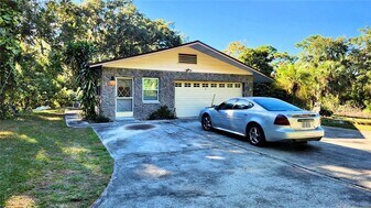 6321 Runnel Dr in New Port Richey, FL - Building Photo