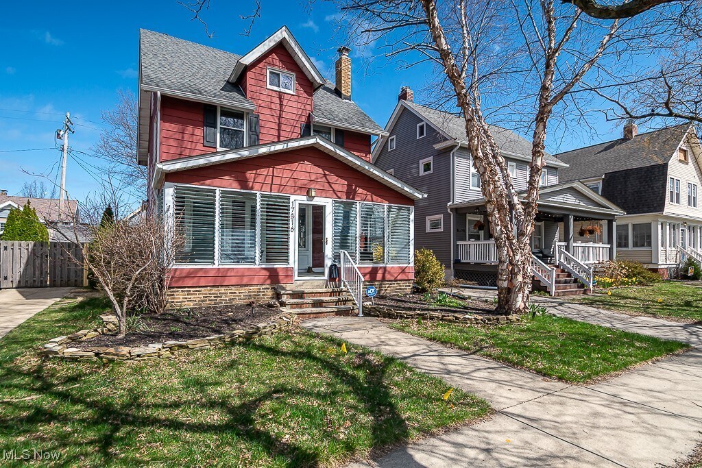17516 Fries Ave in Lakewood, OH - Building Photo