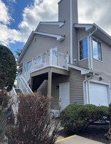 36 Stevens Ct in Bedminster, NJ - Building Photo