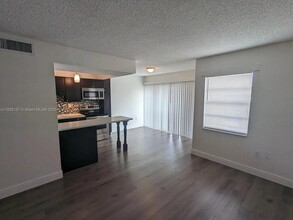9331 SW 4th St in Miami, FL - Building Photo - Building Photo