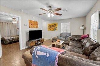 807 Pasler St in College Station, TX - Building Photo - Building Photo