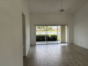 1080 Partridge Cir, Unit 102 in Naples, FL - Building Photo - Building Photo