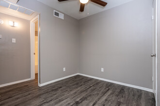 Highland Park Apartments in Sherman, TX - Building Photo - Interior Photo