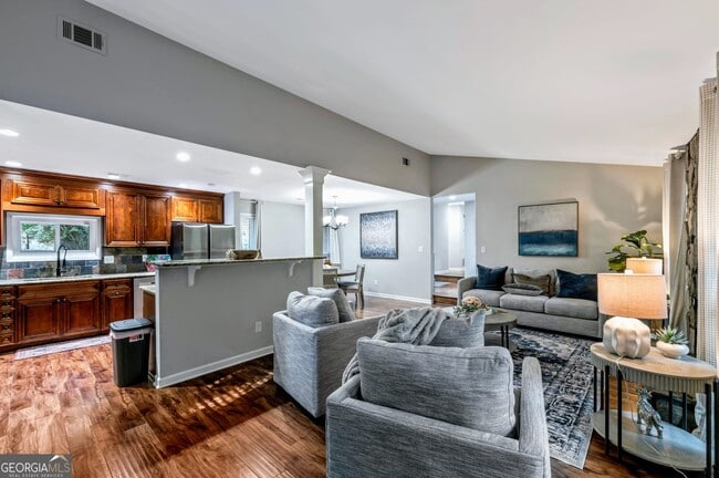 2660 Indian Lake Dr in Marietta, GA - Building Photo - Building Photo