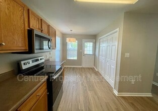 320 Woodruff Park Ln in Simpsonville, SC - Building Photo - Building Photo