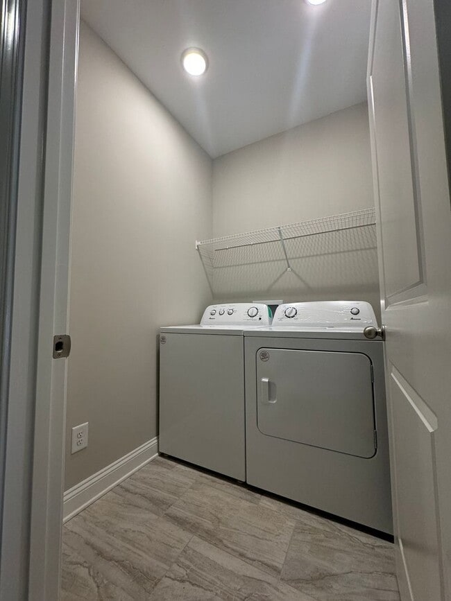 208 Court Cir in Opelika, AL - Building Photo - Building Photo