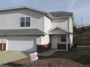 117 Hickory Ridge Dr in St. Robert, MO - Building Photo - Building Photo