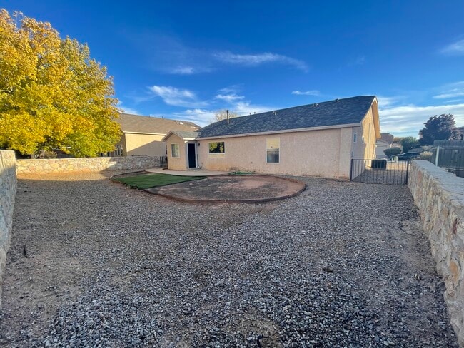 6125 High Desert Dr in Las Cruces, NM - Building Photo - Building Photo