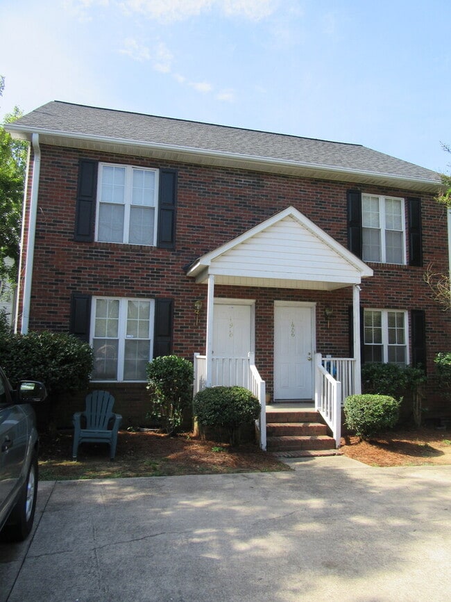 property at 1906 Ln St
