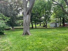 1118 Essex St in Iowa City, IA - Building Photo