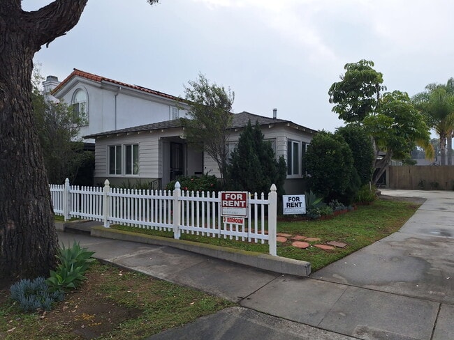 property at 2608 W Carson St