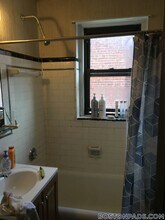 349 Pleasant St, Unit B1-3 in Malden, MA - Foto de edificio - Building Photo