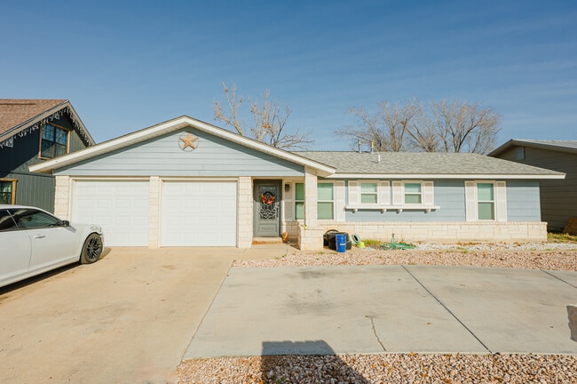 1529 E 52nd St in Odessa, TX - Building Photo - Building Photo