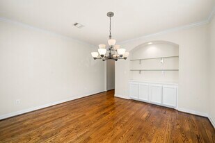 5329 Egbert St in Houston, TX - Building Photo