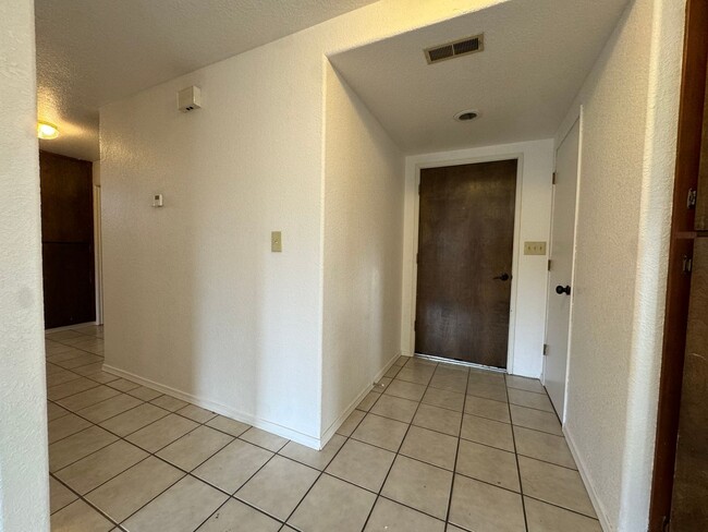 421 Grove St in Sutherlin, OR - Building Photo - Building Photo