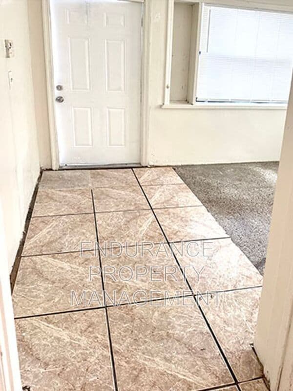 2327 Avenue E in Riviera Beach, FL - Building Photo - Building Photo