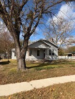 1206 Walnut St in Greenville, TX - Building Photo