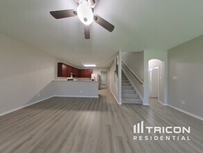12303 Kings Garden Ct in Houston, TX - Foto de edificio - Building Photo