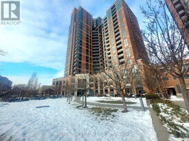 60 Heintzman St in Toronto, ON - Building Photo