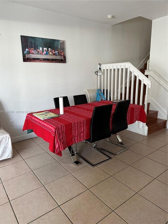 11031 SW 246th St in Princeton, FL - Building Photo - Building Photo