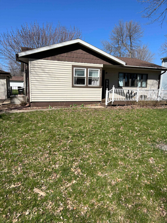 505 Carroll St in Sanborn, IA - Building Photo