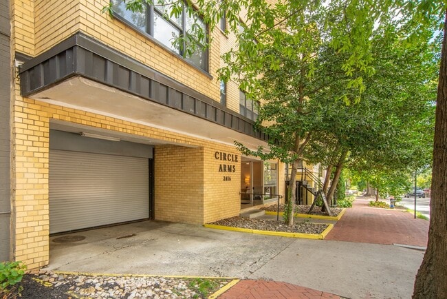 Circle Arms Apartments in Washington, DC - Foto de edificio - Building Photo
